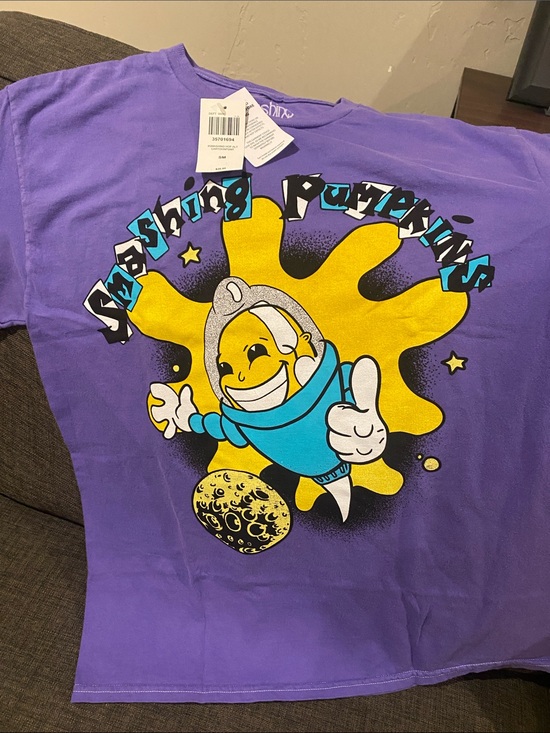 Tops - Smashing Pumpkins Graphic Tee - Smiling Astronaut Design Sz M NWT MSRP $26